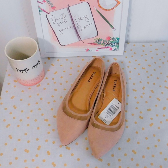 torrid Shoes - NWT 9 Blush Pointed Toe Flats wide width